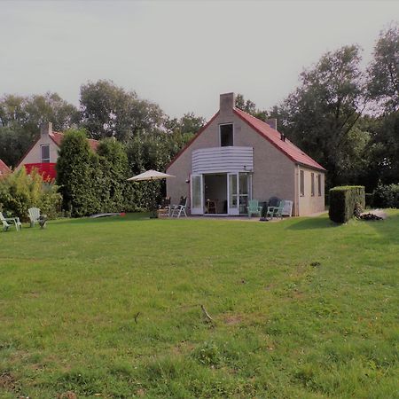 Gezellige Vakantiewoning Aan Het Water In Ewijk - Recreational Only No Workers Exterior photo