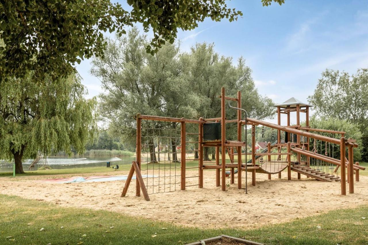 Gezellige Vakantiewoning Aan Het Water In Ewijk - Recreational Only No Workers Exterior photo