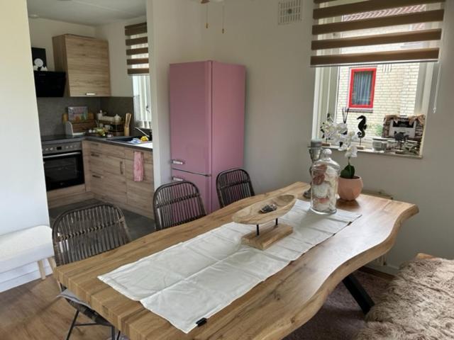 Gezellige Vakantiewoning Aan Het Water In Ewijk - Recreational Only No Workers Exterior photo