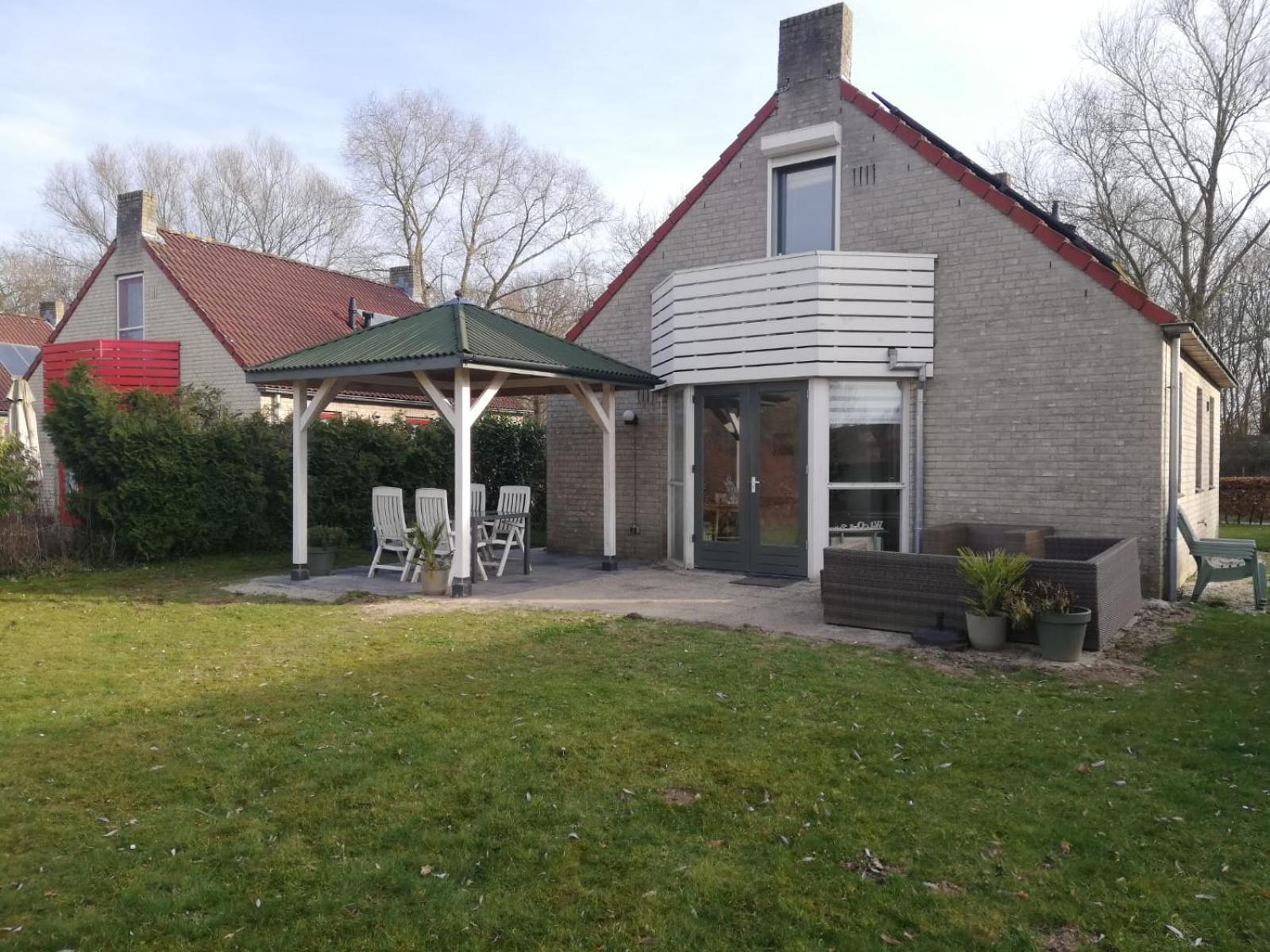 Gezellige Vakantiewoning Aan Het Water In Ewijk - Recreational Only No Workers Exterior photo